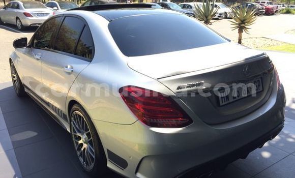 Tenga Tsaru Mercedes-Benz C-Classe Sirivha Mota in Beitbridge in Matabeleland South Tenga Tsaru Mercedes-Benz C-Classe Sirivha Mota in Beitbridge in Matabeleland South