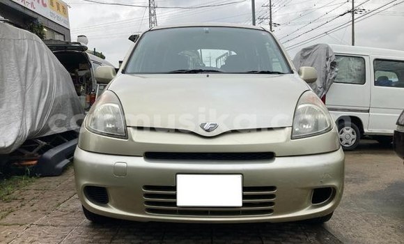 Nunua Ilio tumika Toyota FunCargo Nyingine Gari ndani ya Beitbridge nchini Matabeleland Kusini