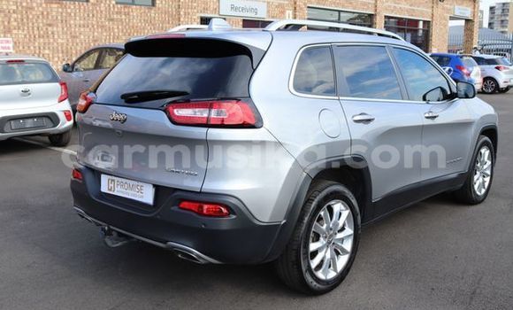 Nunua Ilio tumika Jeep Cherokee Fedha Gari ndani ya Beitbridge nchini Matabeleland Kusini Nunua Ilio tumika Jeep Cherokee Fedha Gari ndani ya Beitbridge nchini Matabeleland Kusini