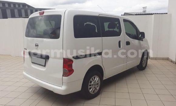 Nunua Ilio tumika Nissan NV200 Nyeupe Gari ndani ya Beitbridge nchini Matabeleland Kusini Nunua Ilio tumika Nissan NV200 Nyeupe Gari ndani ya Beitbridge nchini Matabeleland Kusini