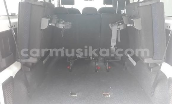 Nunua Ilio tumika Nissan NV200 Nyeupe Gari ndani ya Beitbridge nchini Matabeleland Kusini Nunua Ilio tumika Nissan NV200 Nyeupe Gari ndani ya Beitbridge nchini Matabeleland Kusini