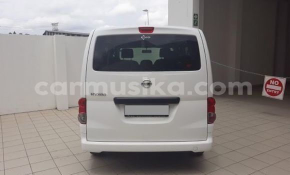 Nunua Ilio tumika Nissan NV200 Nyeupe Gari ndani ya Beitbridge nchini Matabeleland Kusini Nunua Ilio tumika Nissan NV200 Nyeupe Gari ndani ya Beitbridge nchini Matabeleland Kusini