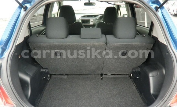 Buy Used Toyota Vitz Blue Car in Beitbridge in Matabeleland South Buy Used Toyota Vitz Blue Car in Beitbridge in Matabeleland South