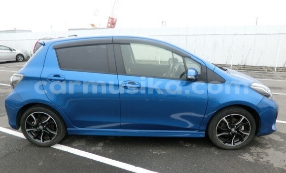 Buy Used Toyota Vitz Blue Car in Beitbridge in Matabeleland South Buy Used Toyota Vitz Blue Car in Beitbridge in Matabeleland South