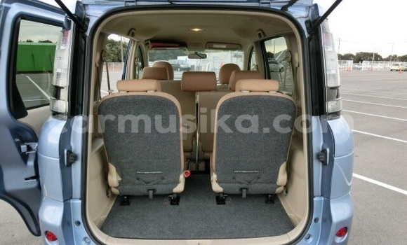 Buy Used Toyota Sienta Blue Car in Beitbridge in Matabeleland South Buy Used Toyota Sienta Blue Car in Beitbridge in Matabeleland South