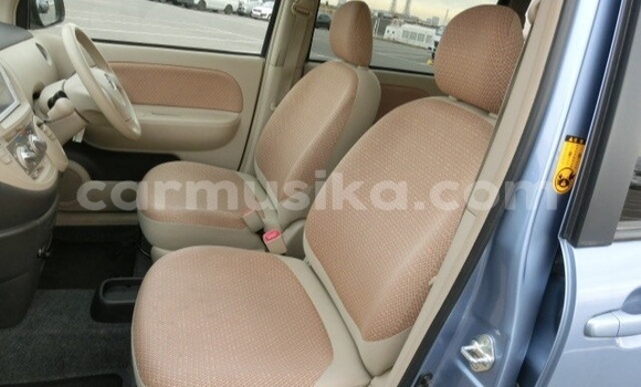 Buy Used Toyota Sienta Blue Car in Beitbridge in Matabeleland South Buy Used Toyota Sienta Blue Car in Beitbridge in Matabeleland South