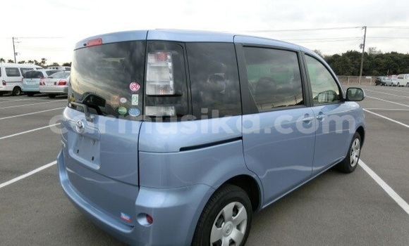 Buy Used Toyota Sienta Blue Car in Beitbridge in Matabeleland South Buy Used Toyota Sienta Blue Car in Beitbridge in Matabeleland South