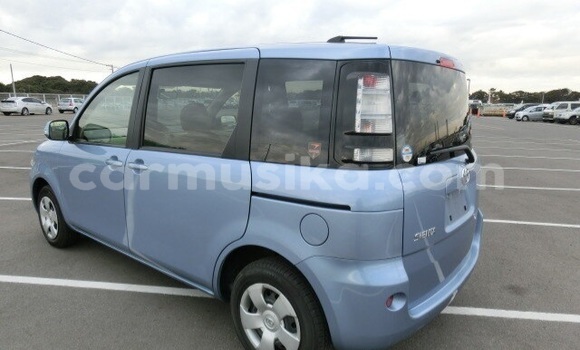 Buy Used Toyota Sienta Blue Car in Beitbridge in Matabeleland South Buy Used Toyota Sienta Blue Car in Beitbridge in Matabeleland South