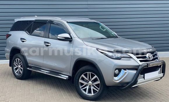 Nunua Ilio tumika Toyota Fortuner Fedha Gari ndani ya Beitbridge nchini Matabeleland Kusini