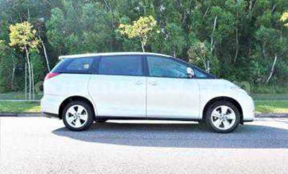Buy Used Toyota Estima White Car in Beitbridge in Matabeleland South