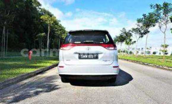 Tenga Tsaru Toyota Estima Chena Mota in Beitbridge in Matabeleland South Tenga Tsaru Toyota Estima Chena Mota in Beitbridge in Matabeleland South