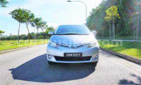 Tenga Tsaru Toyota Estima Chena Mota in Beitbridge in Matabeleland South Tenga Tsaru Toyota Estima Chena Mota in Beitbridge in Matabeleland South