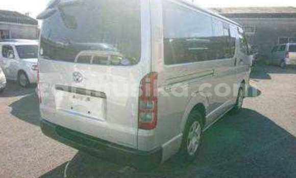 Tenga Tsaru Toyota Hiace Chena Mota in Beitbridge in Matabeleland South Tenga Tsaru Toyota Hiace Chena Mota in Beitbridge in Matabeleland South