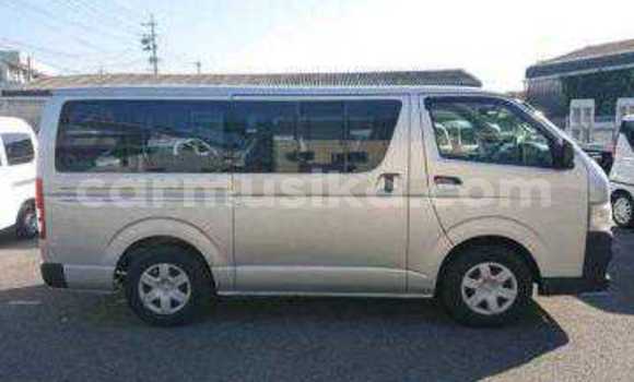 Tenga Tsaru Toyota Hiace Chena Mota in Beitbridge in Matabeleland South Tenga Tsaru Toyota Hiace Chena Mota in Beitbridge in Matabeleland South