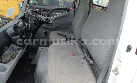 Buy Used Toyota Dyna White Truck in Beitbridge in Matabeleland South Buy Used Toyota Dyna White Truck in Beitbridge in Matabeleland South