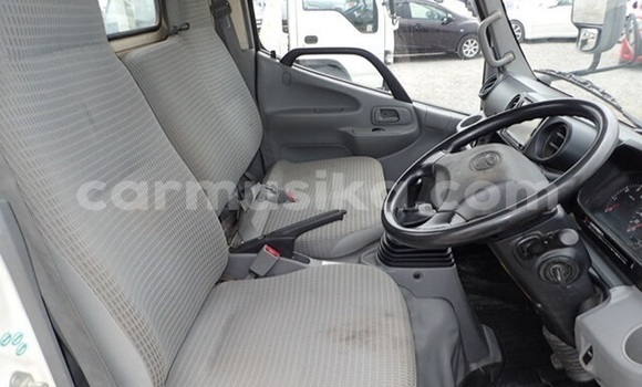 Buy Used Toyota Dyna White Truck in Beitbridge in Matabeleland South Buy Used Toyota Dyna White Truck in Beitbridge in Matabeleland South