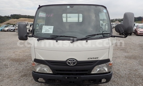 Buy Used Toyota Dyna White Truck in Beitbridge in Matabeleland South Buy Used Toyota Dyna White Truck in Beitbridge in Matabeleland South