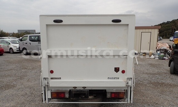 Buy Used Toyota Dyna White Truck in Beitbridge in Matabeleland South Buy Used Toyota Dyna White Truck in Beitbridge in Matabeleland South