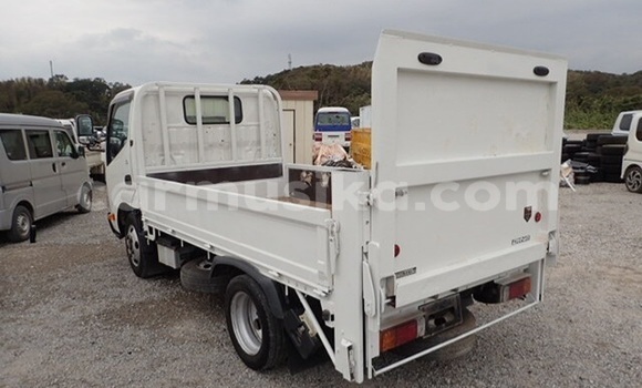 Buy Used Toyota Dyna White Truck in Beitbridge in Matabeleland South Buy Used Toyota Dyna White Truck in Beitbridge in Matabeleland South