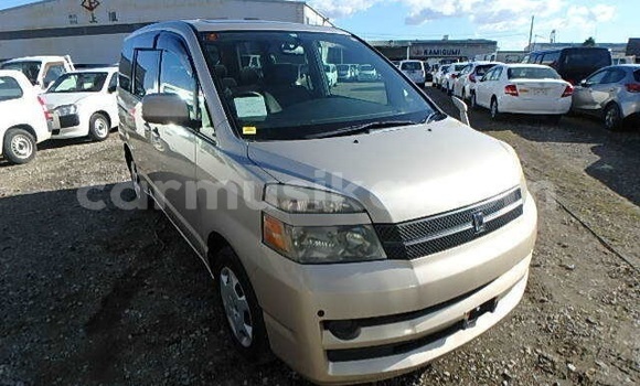 Acheter Occasion Voiture Toyota Voxy Beige à Beitbridge, Matabeleland South Acheter Occasion Voiture Toyota Voxy Beige à Beitbridge, Matabeleland South