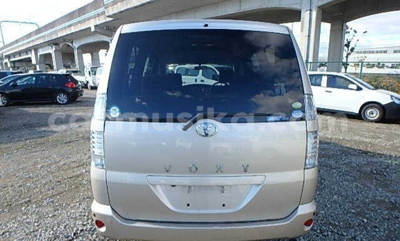 Acheter Occasion Voiture Toyota Voxy Beige à Beitbridge, Matabeleland South Acheter Occasion Voiture Toyota Voxy Beige à Beitbridge, Matabeleland South