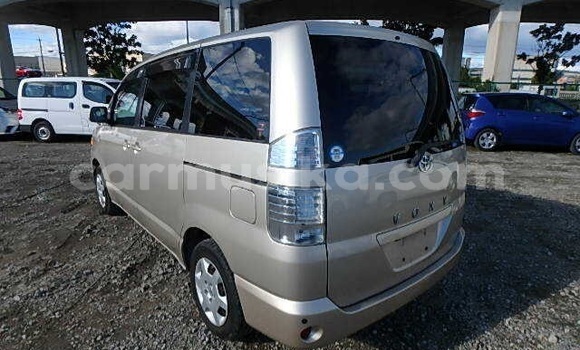 Acheter Occasion Voiture Toyota Voxy Beige à Beitbridge, Matabeleland South Acheter Occasion Voiture Toyota Voxy Beige à Beitbridge, Matabeleland South