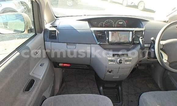 Acheter Occasion Voiture Toyota Voxy Beige à Beitbridge, Matabeleland South Acheter Occasion Voiture Toyota Voxy Beige à Beitbridge, Matabeleland South