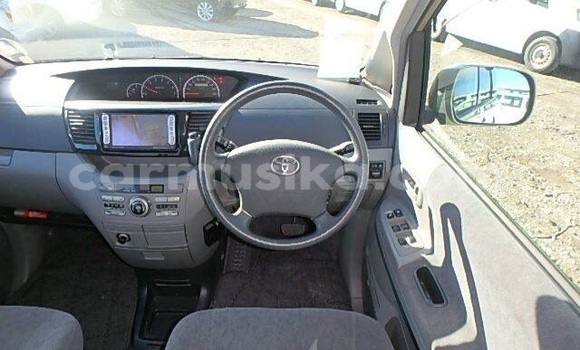 Acheter Occasion Voiture Toyota Voxy Beige à Beitbridge, Matabeleland South Acheter Occasion Voiture Toyota Voxy Beige à Beitbridge, Matabeleland South