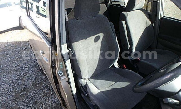 Acheter Occasion Voiture Toyota Voxy Beige à Beitbridge, Matabeleland South Acheter Occasion Voiture Toyota Voxy Beige à Beitbridge, Matabeleland South