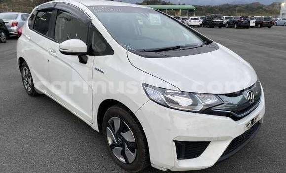 Buy Used Honda Fit White Car in Beitbridge in Matabeleland South
