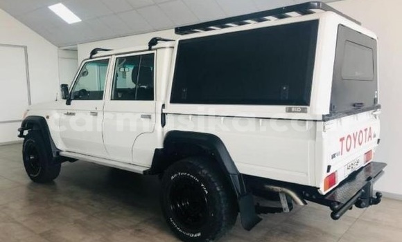 Acheter Occasion Voiture Toyota Land Cruiser Blanc à Beitbridge, Matabeleland South Acheter Occasion Voiture Toyota Land Cruiser Blanc à Beitbridge, Matabeleland South