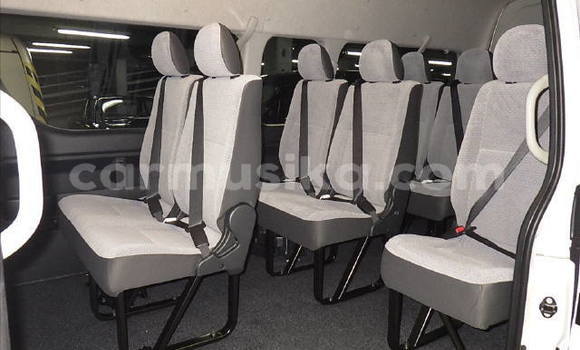 Acheter Occasion Voiture Toyota Hiace Blanc à Beitbridge, Matabeleland South Acheter Occasion Voiture Toyota Hiace Blanc à Beitbridge, Matabeleland South