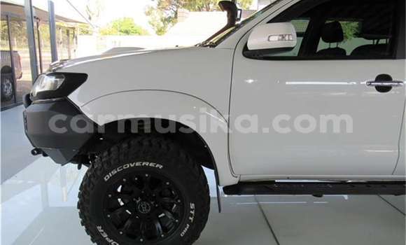 Acheter Occasion Voiture Toyota Fortuner Blanc à Beitbridge, Matabeleland South Acheter Occasion Voiture Toyota Fortuner Blanc à Beitbridge, Matabeleland South