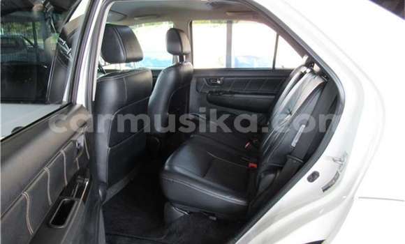 Acheter Occasion Voiture Toyota Fortuner Blanc à Beitbridge, Matabeleland South Acheter Occasion Voiture Toyota Fortuner Blanc à Beitbridge, Matabeleland South