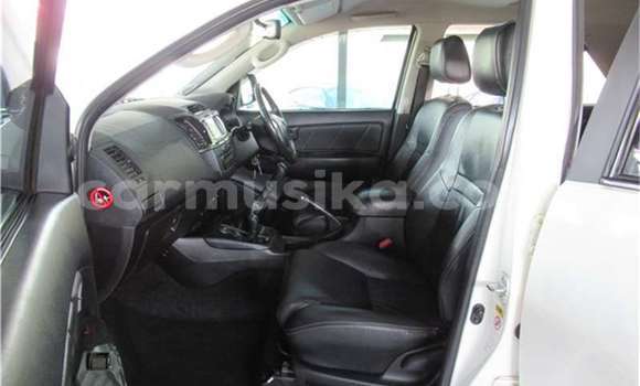 Acheter Occasion Voiture Toyota Fortuner Blanc à Beitbridge, Matabeleland South Acheter Occasion Voiture Toyota Fortuner Blanc à Beitbridge, Matabeleland South