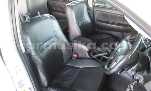 Acheter Occasion Voiture Toyota Fortuner Blanc à Beitbridge, Matabeleland South Acheter Occasion Voiture Toyota Fortuner Blanc à Beitbridge, Matabeleland South