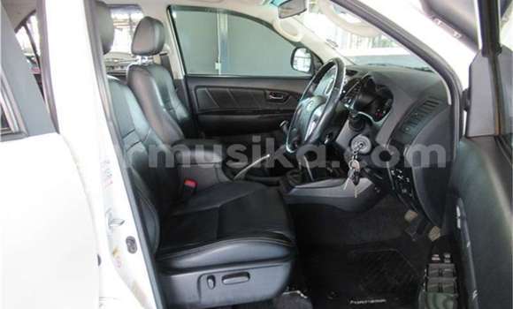 Acheter Occasion Voiture Toyota Fortuner Blanc à Beitbridge, Matabeleland South Acheter Occasion Voiture Toyota Fortuner Blanc à Beitbridge, Matabeleland South