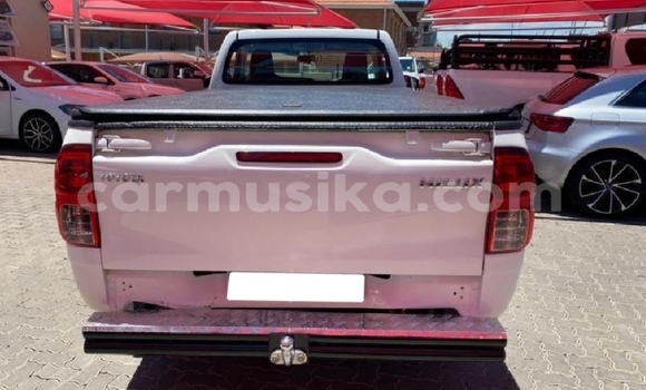 Acheter Occasion Voiture Toyota Hilux Blanc à Beitbridge, Matabeleland South Acheter Occasion Voiture Toyota Hilux Blanc à Beitbridge, Matabeleland South