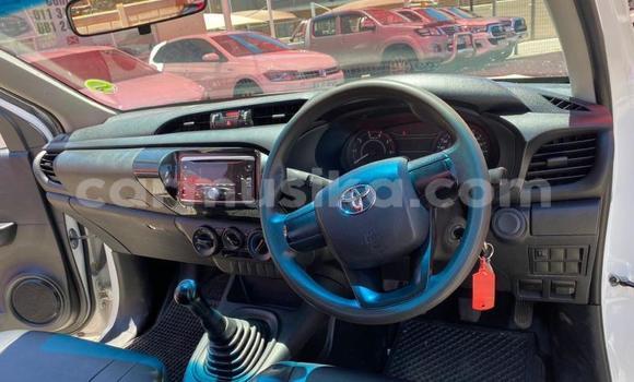 Acheter Occasion Voiture Toyota Hilux Blanc à Beitbridge, Matabeleland South Acheter Occasion Voiture Toyota Hilux Blanc à Beitbridge, Matabeleland South