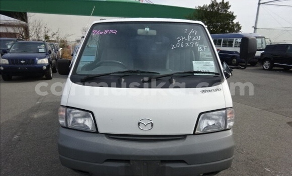 Acheter Occasion Voiture Mazda Bongo Blanc à Beitbridge, Matabeleland South Acheter Occasion Voiture Mazda Bongo Blanc à Beitbridge, Matabeleland South