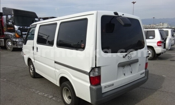Acheter Occasion Voiture Mazda Bongo Blanc à Beitbridge, Matabeleland South Acheter Occasion Voiture Mazda Bongo Blanc à Beitbridge, Matabeleland South