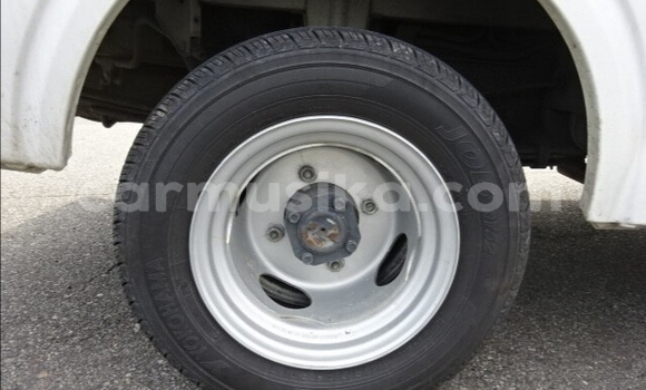 Acheter Occasion Voiture Mazda Bongo Blanc à Beitbridge, Matabeleland South Acheter Occasion Voiture Mazda Bongo Blanc à Beitbridge, Matabeleland South