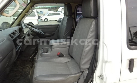 Acheter Occasion Voiture Mazda Bongo Blanc à Beitbridge, Matabeleland South Acheter Occasion Voiture Mazda Bongo Blanc à Beitbridge, Matabeleland South