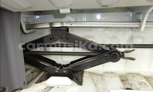 Acheter Occasion Voiture Mazda Bongo Blanc à Beitbridge, Matabeleland South Acheter Occasion Voiture Mazda Bongo Blanc à Beitbridge, Matabeleland South