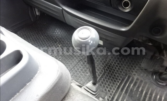 Acheter Occasion Voiture Mazda Bongo Blanc à Beitbridge, Matabeleland South Acheter Occasion Voiture Mazda Bongo Blanc à Beitbridge, Matabeleland South