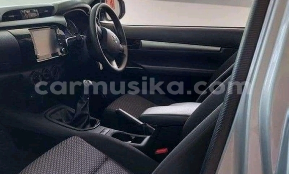 Buy Used Toyota Hilux Silver Car in Beitbridge in Matabeleland South Buy Used Toyota Hilux Silver Car in Beitbridge in Matabeleland South