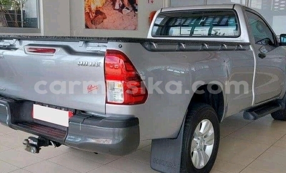 Buy Used Toyota Hilux Silver Car in Beitbridge in Matabeleland South Buy Used Toyota Hilux Silver Car in Beitbridge in Matabeleland South