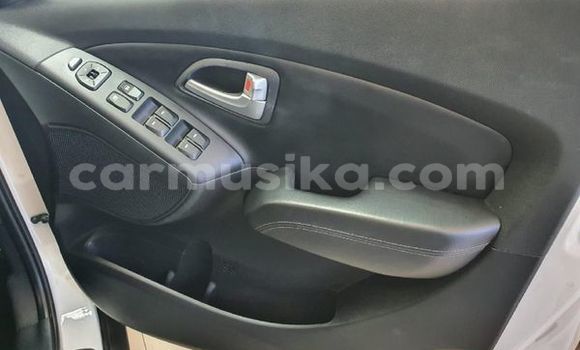 Buy Used Hyundai ix35 White Car in Beitbridge in Matabeleland South Buy Used Hyundai ix35 White Car in Beitbridge in Matabeleland South