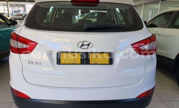 Buy Used Hyundai ix35 White Car in Beitbridge in Matabeleland South Buy Used Hyundai ix35 White Car in Beitbridge in Matabeleland South