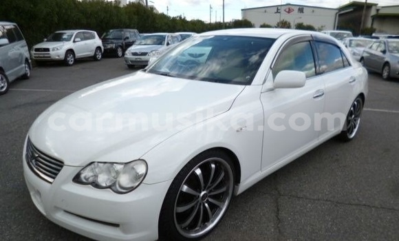 Acheter Occasion Voiture Toyota Mark X Blanc à Beitbridge, Matabeleland South